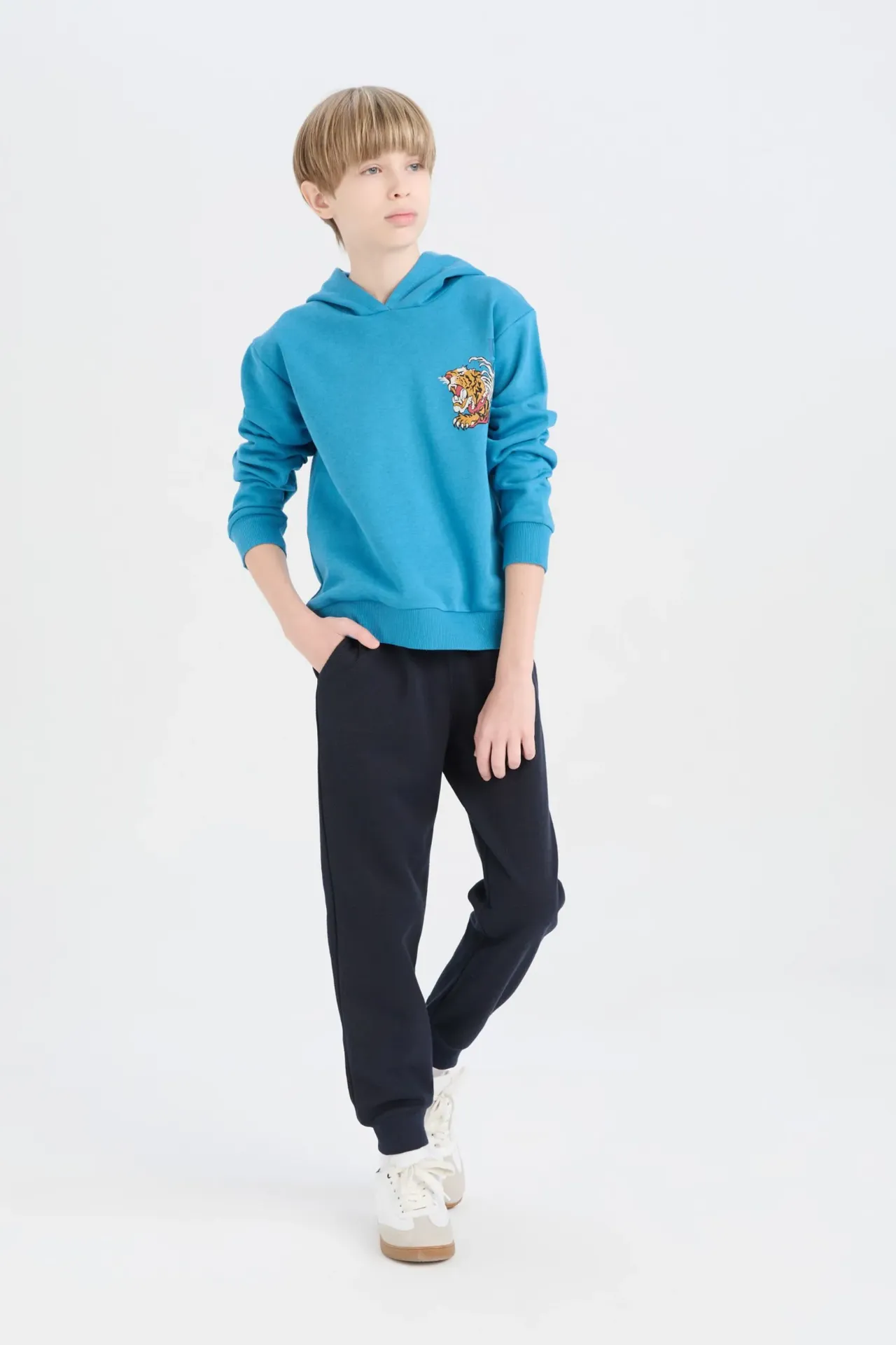 طقم اولادي قطعتين بكابيشون