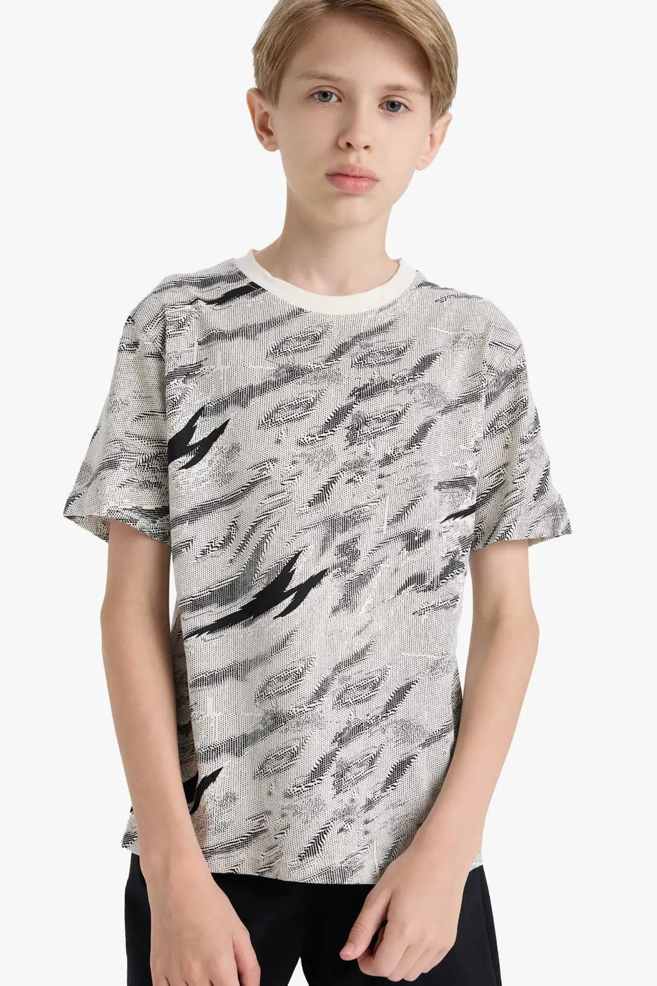 تي شيرت اولادي نص كم