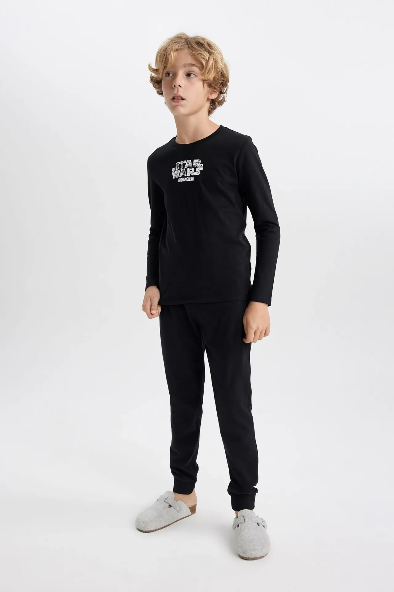 طقم اولادي من ستار وورز من قطعتين