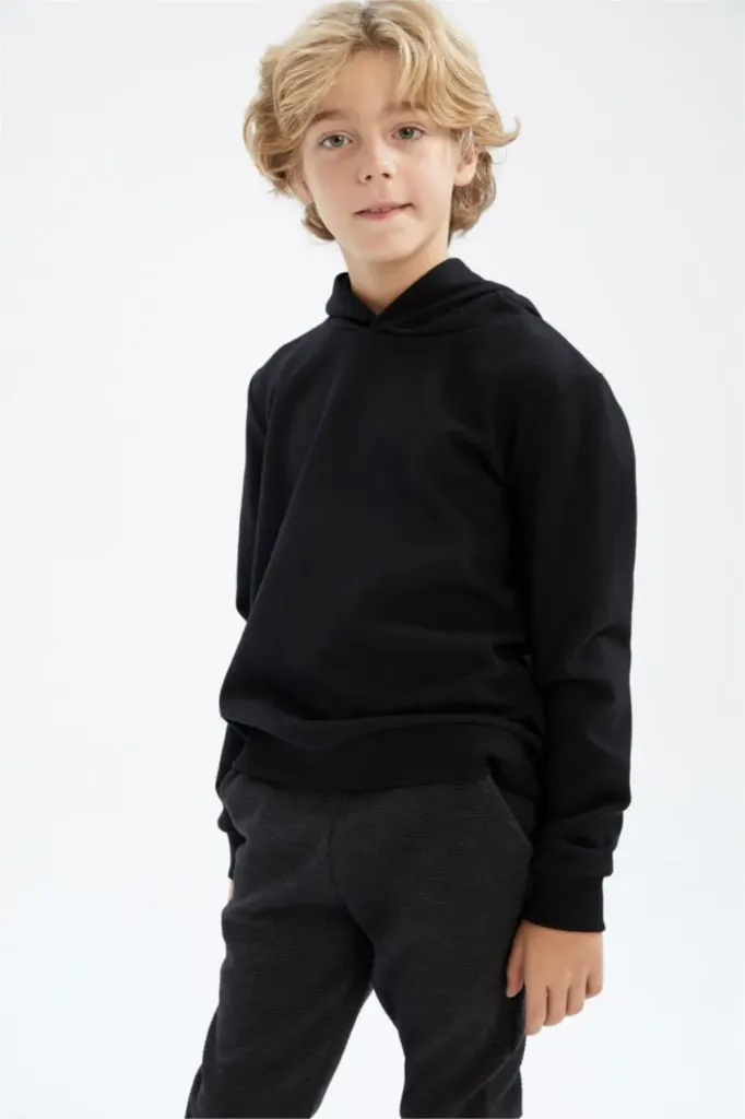 سويت شيرت بكابيشون اسود