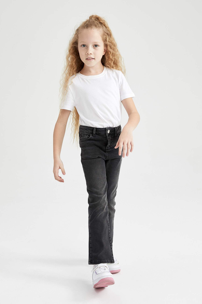 [V9397A6AR156] بنطلون جينز وايد ليج (8 - 9 year)