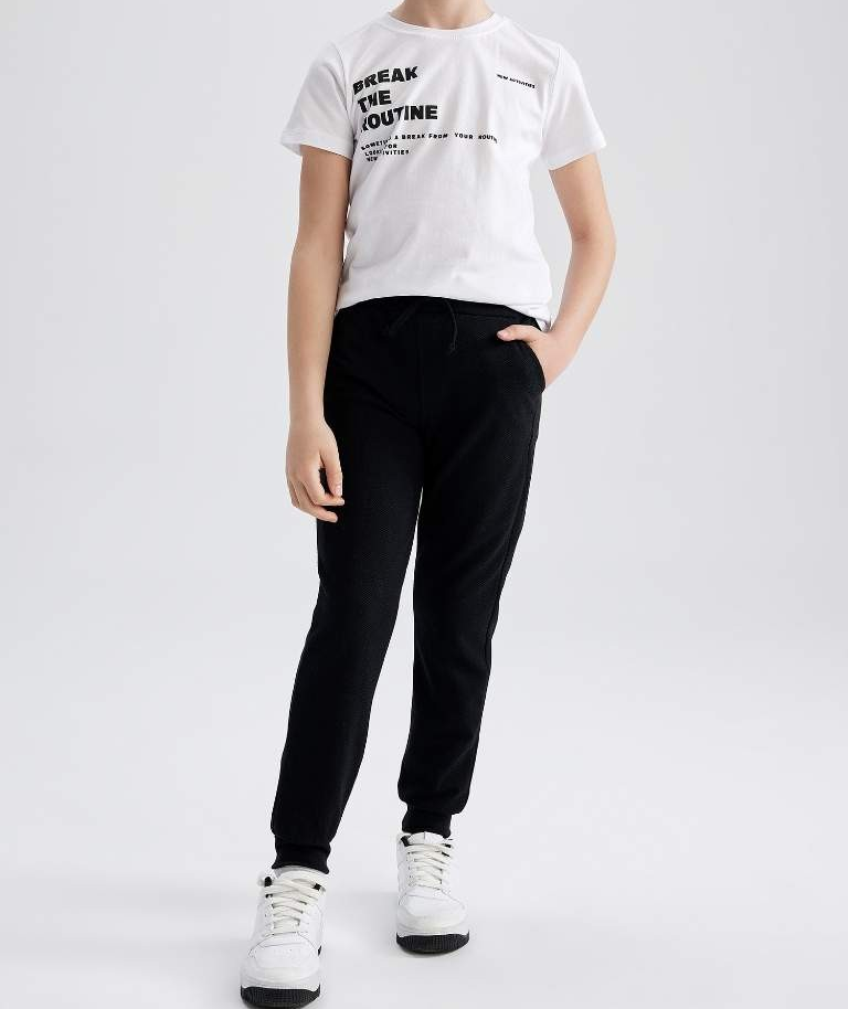 [Z4870A6WT34] طقم اولادي تي شيرت وسويت بانتس - قطعتين (5 - 6 year)